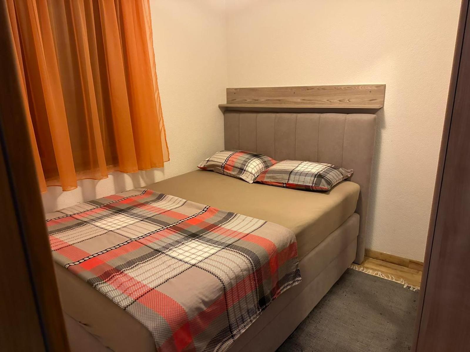 Apartman Edi 宁 外观 照片